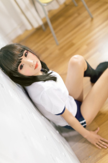 舔儿媳奶头最刺激的小说